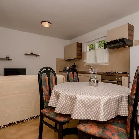 Apartment Apartmani Marica Beg Palit
