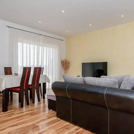 Apartment Apartmani Marica Beg Palit